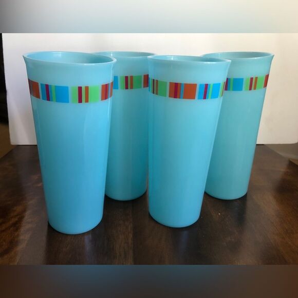 Tupperware Vintage Blue / Aqua 16oz Tumblers Set of 4 5107A Like New - Picture 2 of 3